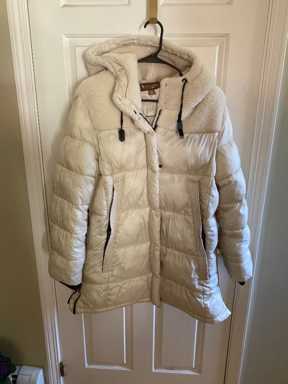 Koolaburra by UGG hooded mixed media puffer jacket